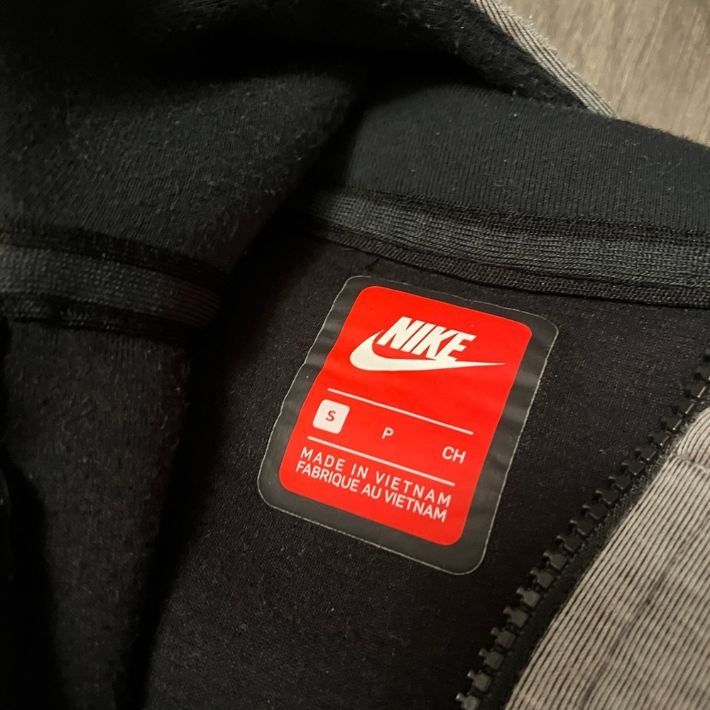 Nike Gray tech fleece-Zip Hoodie image 3